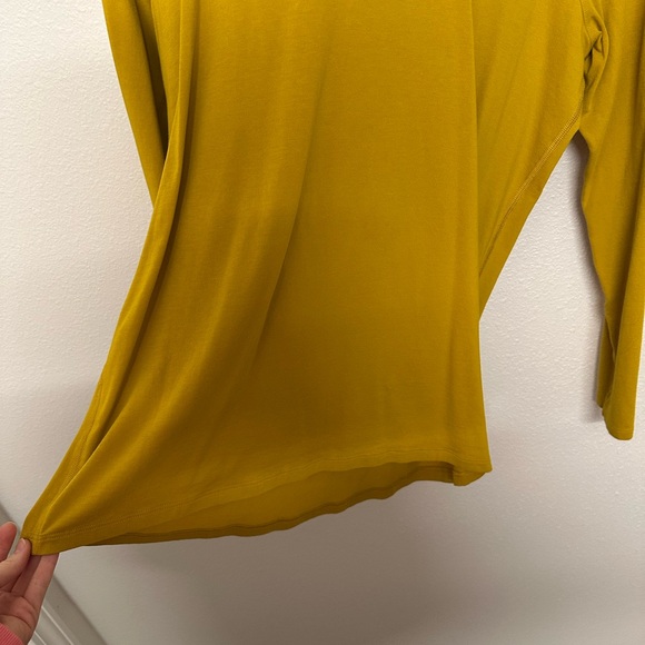 Lululemon long sleeve top - Picture 5 of 6